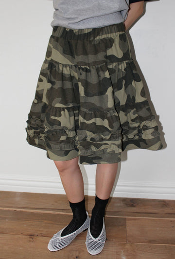 DOUBLE FRILL CAMO SKIRT